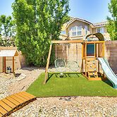 Family Home w/ Seasonal Pool Access in Albuquerque
