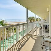 Walk to Daytona Beach: Resort Condo w/ Pool Access