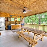 1 Mi to Lake Texoma Access: Home w/ Deck