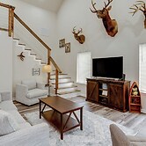 Walk to River: Newly Built Home in Heber Springs!