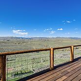 5 Mi to Lake: Secluded Pinedale Retreat w/ Sauna!