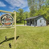 2 Mi to Main Street: Cabin w/ Hot Tub in Monterey!