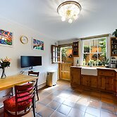 The Clapham Apartment With Private Patio