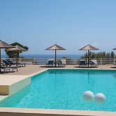 Sunny Studio Nestled Near a Refreshing Shared Pool