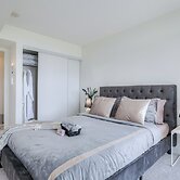 Skyline Toronto Lakeview Suites