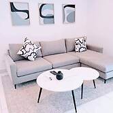 Unique 2 BDR Apartment at Loxwood House With Rooftop Pool and Gym