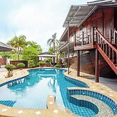 Luxury Iconic Royal Boat Pool Villa North Pattaya