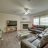 5 Mi to Splashway Waterpark: Cabin in Rock Island