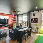 Skyline Views: Nashville Townhome 3 Mi to Broadway