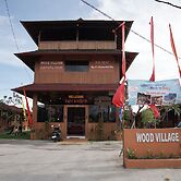 Wooden Village Villas Café & Resto