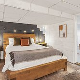 The Dapper Den Suite