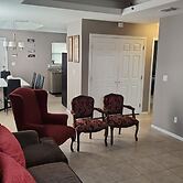 2 Bedrooms Apt Near Univeristy