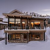 7 Deep Forest 6 Bedroom Home