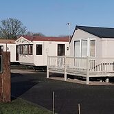 4 Bed Seaside Caravan, Free Wifi Pet Friendly