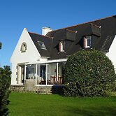 Holiday Home in Trelevern Near Pink Granite Coast