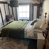 Harleston Norfolk/ Suffolk Border Historic Cottage