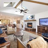 Seventh & Shore Stylish Seal Beach Home w/ Elevator, Fireplace + Bold 