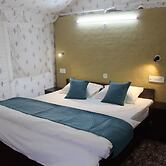 Billing View Camp and Mud Houses