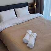 Kunigiskes Apt- Sleeps 4 - Pool & Hot Tub