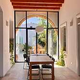 Charming Modern Getaway