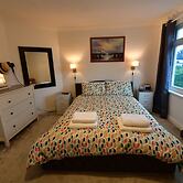 2Bd Garden Home - A Short Walk To Stonehenge