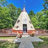 5 Mi to Mammoth Cave NP: Teepee Studio Escape