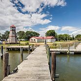 Dock Access: Waterfront Cottage in Avenue!