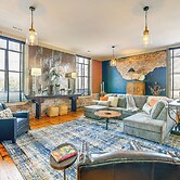 Walkable Wytheville Loft on Main Street!