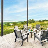 2 Mi to Lewis and Clark Lake: Spacious Getaway