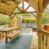 Hot Tub Haven: Creekside Cabin in Frisco!