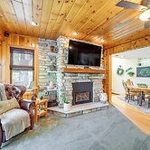 Charming Cottage: Steps to Lake Wandawega!