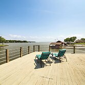 Waterfront Gem on Cedar Creek Lake w/ Deck + Games