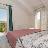 Villa Maria With Outdoor Pool