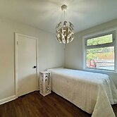 The Cozy Crescent Comforts Stay