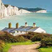 1-bed Seaside Retreat - Sleeps 2, Parking & Garden