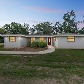 Elwood Park Gem: Spacious 3br Prime Location 3 Bedroom Home