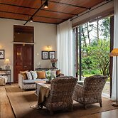 Tathya Hills - Luxe Garden Retreat