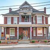 1 Mi to Dtwn Cumberland: Historic Apt w/ Patio!