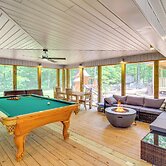 13 Mi to Guntersville Lake: Henagar Gem w/ Hot Tub