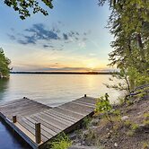 Peaceful Lakefront Maine Cabin w/ Sunset Views