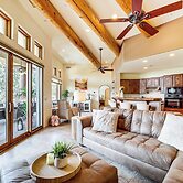 Hot Tub & Red Rock Views: Secluded Sedona Escape!