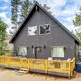 Walk to Trails: Modern Munds Park Mountain Retreat