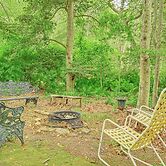 20-acre Hamptons Nature Escape w/ Hot Tub & Pool