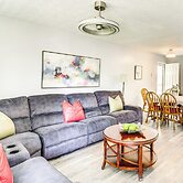 4 Mi to Hampton Coliseum: Home w/ Yard!