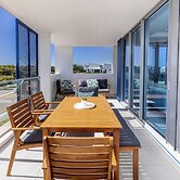 3BR Lux Beachfront Escape - Pool Gym King bed