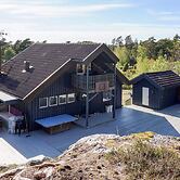 5 Star Holiday Home in Stromstad
