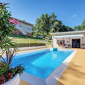 4 Mi to Downtown Chattanooga: Vibrant Studio