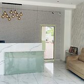 Hotel Vistaara Grand