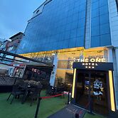 THE ONE HOTEL