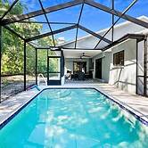 Hudson Retreat, 3 Bedroom Pool Home!